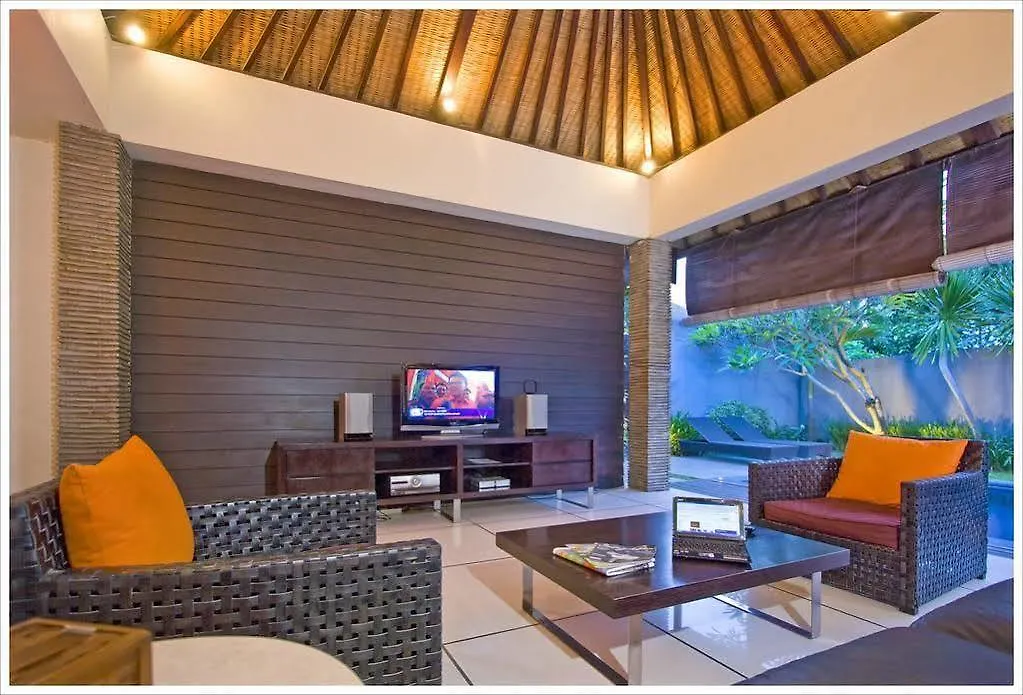 Villa Ininda And Ligaya Seminyak 0*,