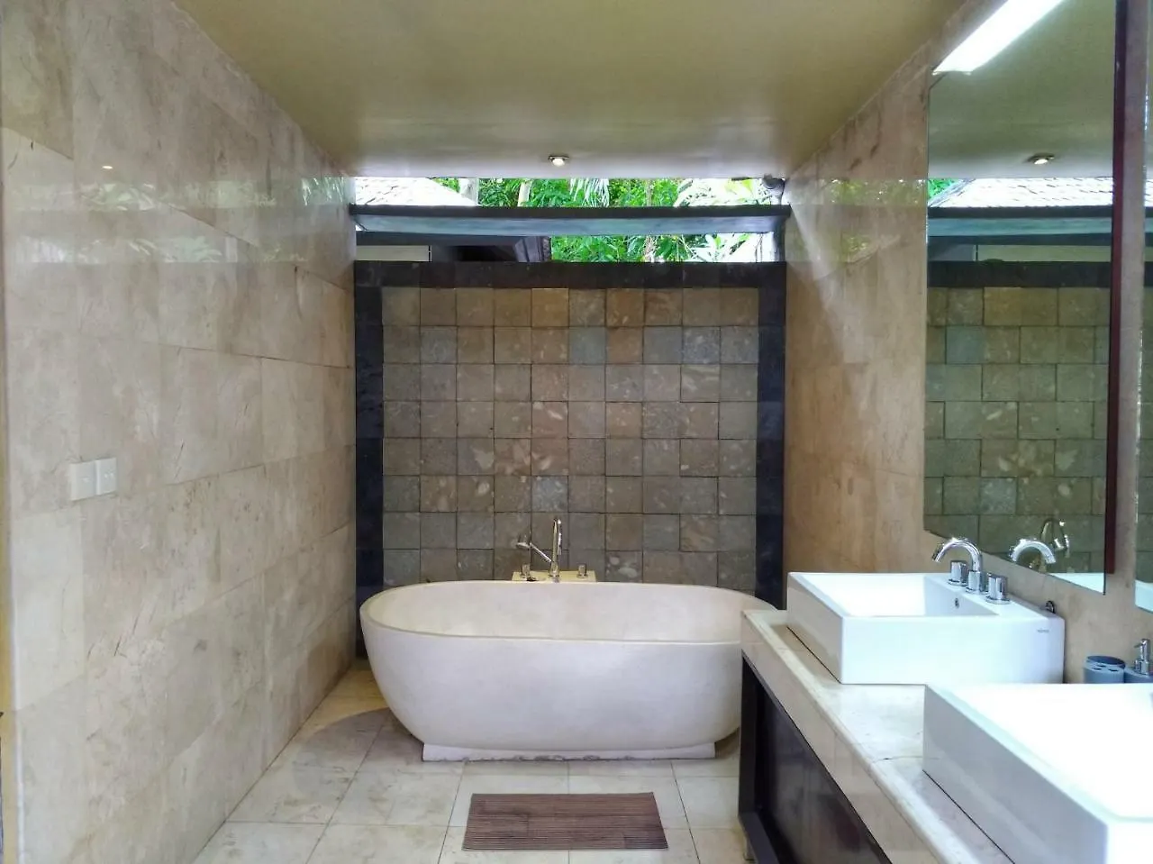 Villa Ininda And Ligaya Seminyak 0*,