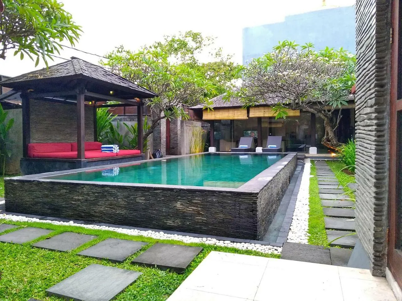 Villa Ininda And Ligaya Seminyak 0*,